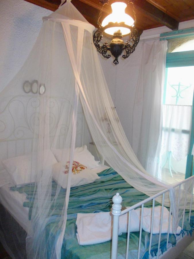 Nyfes Traditional Boutique Frosyni Skyros Exterior photo